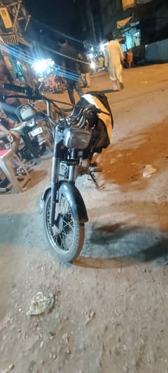 urgent sale koi b km nh hai bike me