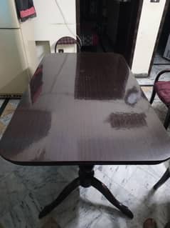 Wooden 8 Seater Dinning Table In Excellent condition