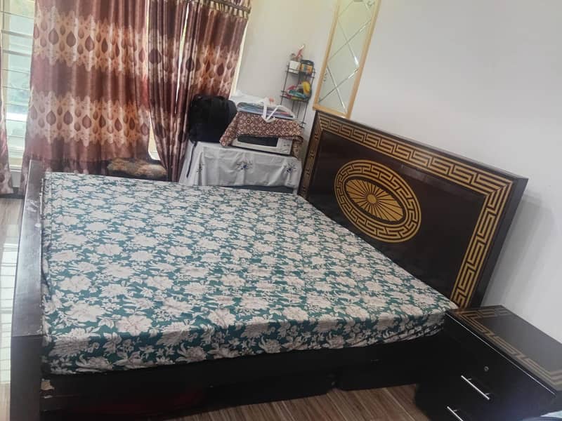 Bed set with 2 side tables with matras 1