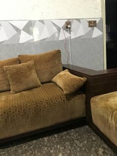 5 seater along with tables
