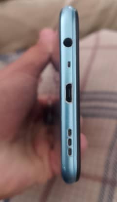 no box . no charging. ime change mobile . awr Ram 4.64. awr battery 5000