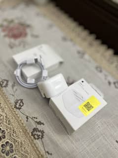  Original Apple 20W Charger + Lightning Cable