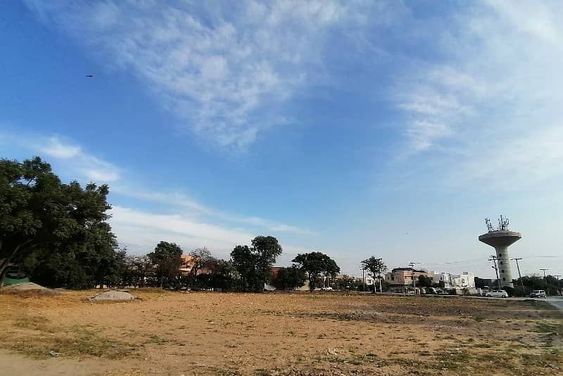 A Well Designed Prime Location Residential Plot Is Up For sale In An Ideal Location In Lahore 1