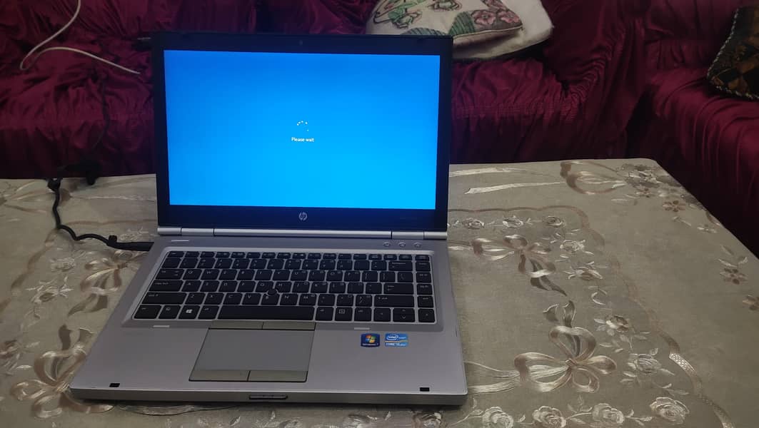 Desktop -61HDFJS.  core i5  03  02 40 59 815 1