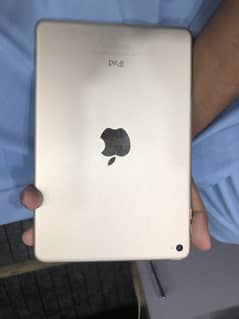 I pad mini 4 64gb battery Chang 10/10 only screen dot