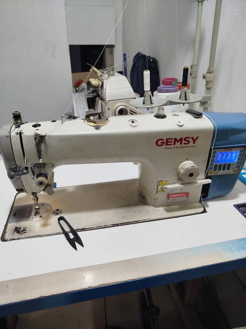 Gemsy computerized Sweing Machine 10/10 1