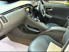 Toyota prius s touring selection 1.8