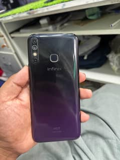 Infinix Hot 8.4gb . 64gb 10 by 10 pta approved