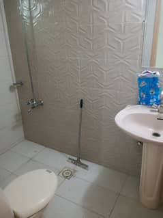 Upper portion for rent in g-11 Islamabad