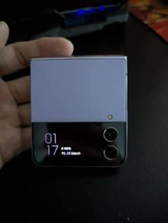Samsung Galaxy Z Flip 4 512GB. Hinge and screen issue