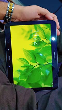 samsung tab 3 10.1 inch excellent condition