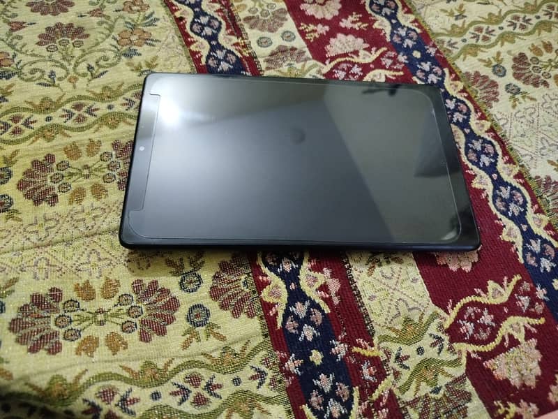 Levono tab 8 inches display,,10 version,, used but in v good condition 0