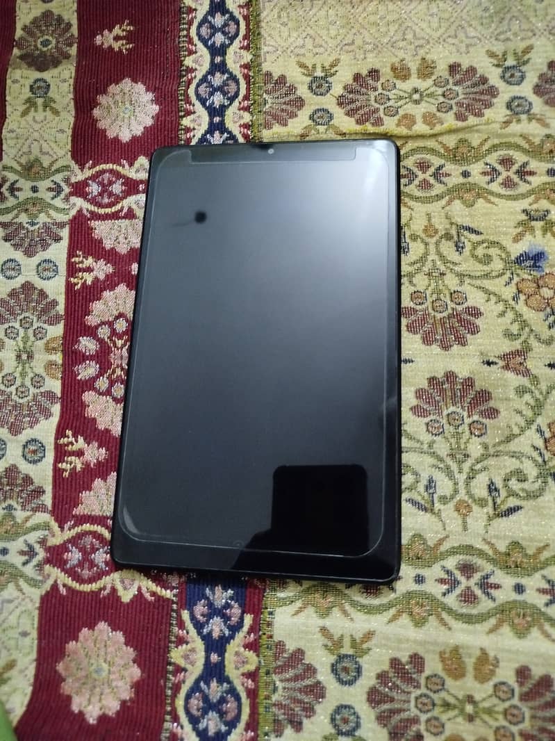 Levono tab 8 inches display,,10 version,, used but in v good condition 1