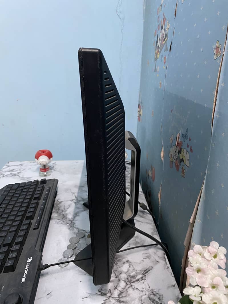 Full gaming setup for sale with table with Rgb 7