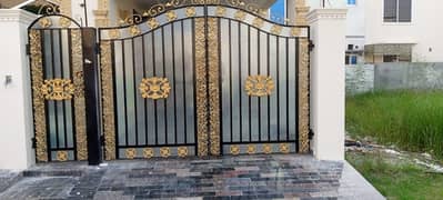 Main rod iron fancy gates