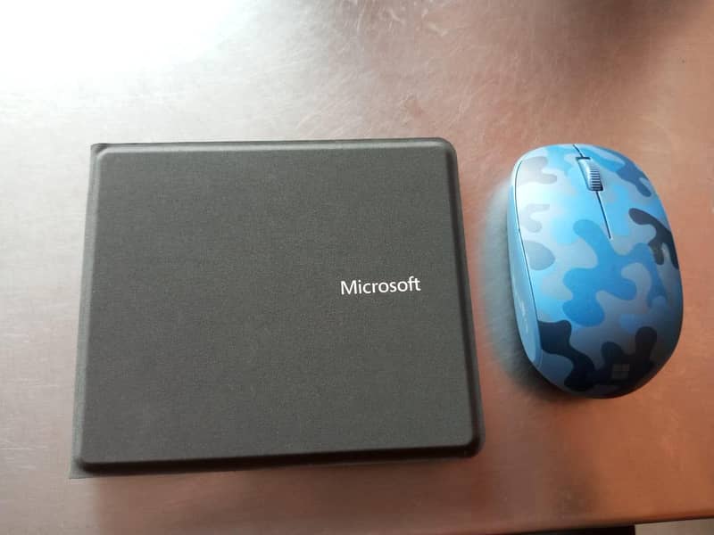 Microsoft Bluetooth Keyboard and Mouse 0