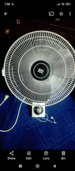 Bracket fan