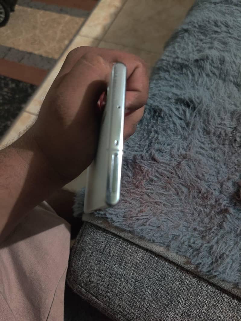 Note 10+ In Unique White Color 0
