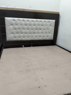 Bed with new mattress, 2 side tables and Dressing table