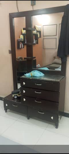 Bed set For sale In karachi  1 bed 2 Side Tables 1 Dressing Table