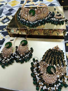bridal jewelry set emerald color