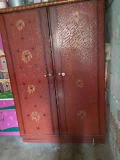 بڑوں اور بچوں کی الماری