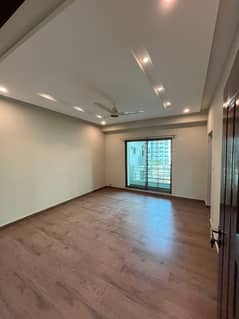 12 MARLA BRAND NEW APARTMENT AVAILABLE FOR SLAE