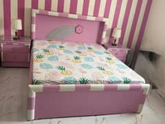 bedroom set available for urgent  sale serious buyer contact