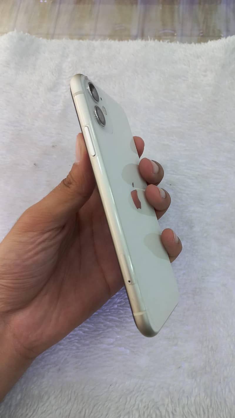 iphone 11 | JV - fresh condition with zero scratch 2