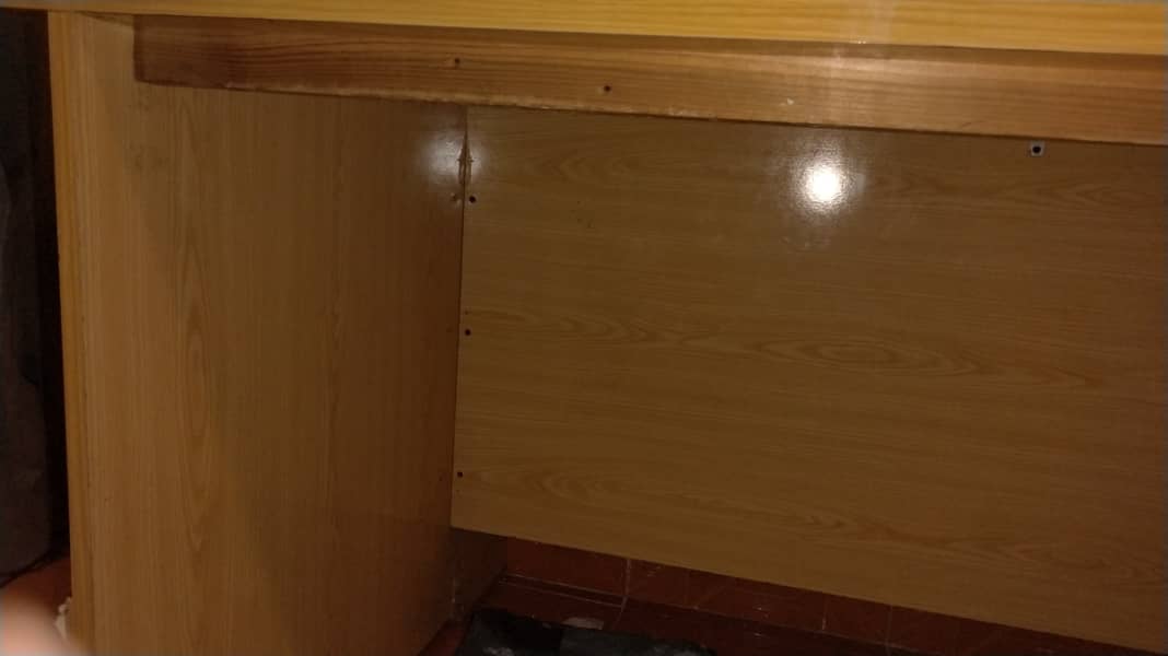 Study / computer table ror sale 4