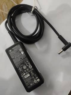 Hp Adapter 45 watt. .
