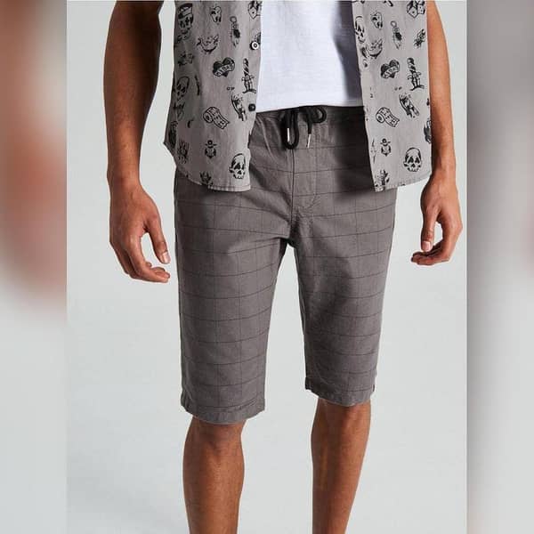 Hashback Men's Grey Checked Yarn Summer Shorts with Adjustable Waist and Back Pocket