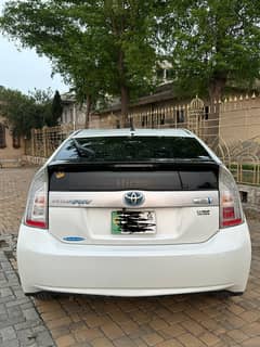 Prius phv plug in hybrid