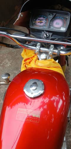 urgent for sale of motorcycles  rickshaw, tariq body