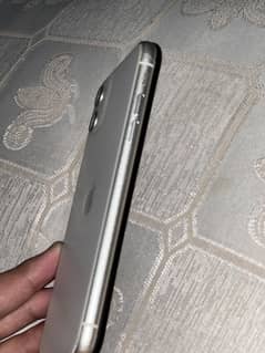 I phone 11 color white 64 GB factory unlock with box