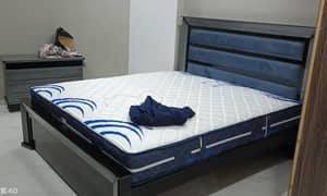 Bed without mattress & dressing table