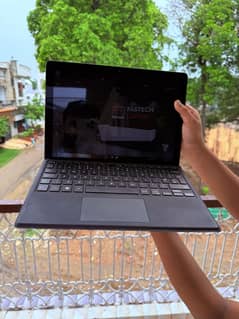 Dell 5285 7th Generation 8 gb ram 256 gb NVME