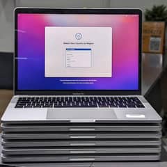 MACBOOK PRO (2017) Core i7 (16/256gb) 13 Inch (4k Retina) TOUCHBAAR . .