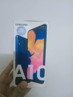 Samsung Galaxy a10 2 32 GB MINT CONDITION with box