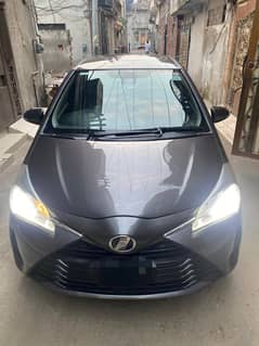 Toyota vitz 2017/2021 push start full option