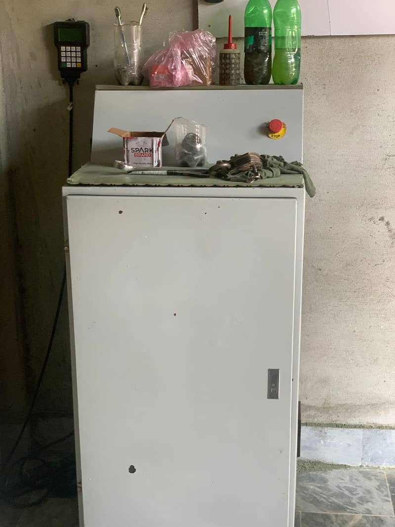 c. n. c machine 3