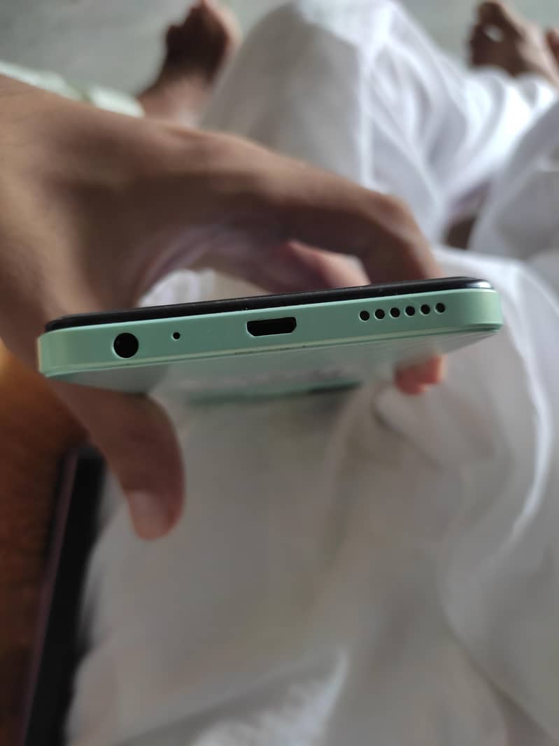 new mobile condition 10/10 no fault no open no repair withbox 1