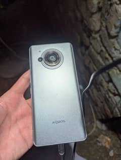 SHARP AQUOS R7