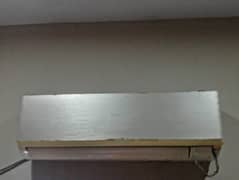 Split AC 1 ton  working main hia