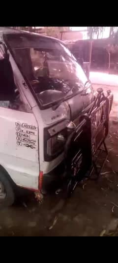 بالکل جیئن کنڈیشن میں سوزوکی راوی 2014 ماڈل گاڑی فوری برآے فروخت ہے۔