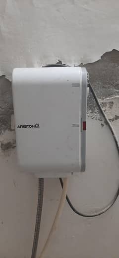 Ariston Instant Electric Geyser