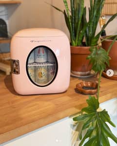 NEW MINI FREEZER AND WARM FREEZ 2 OPTION. AC OR DC