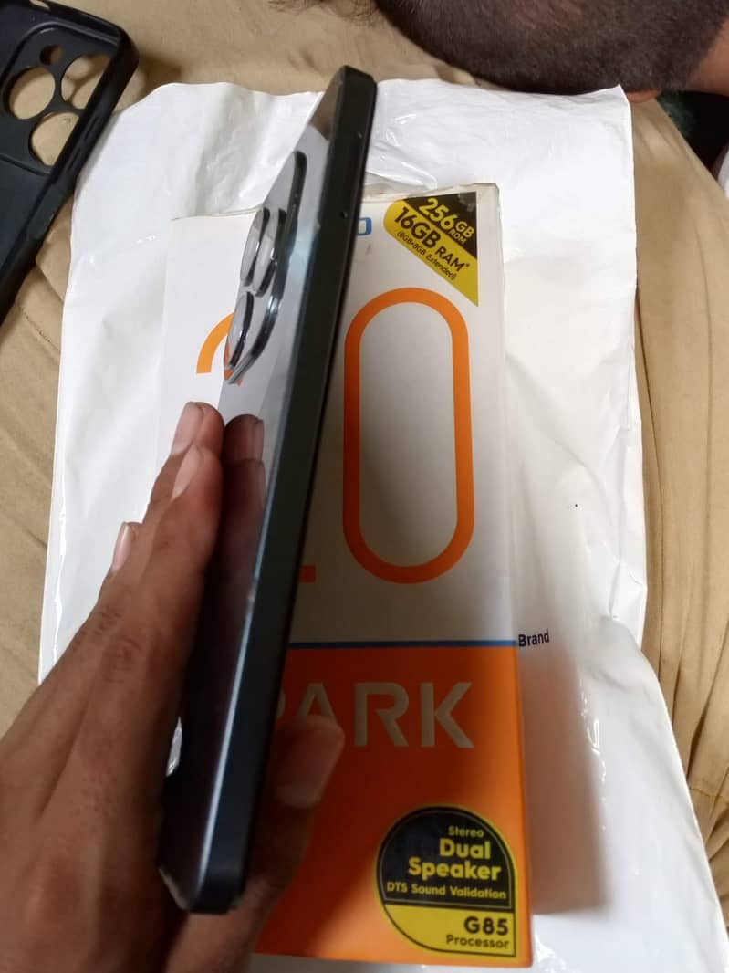 Techno spark 20 in good condition 4