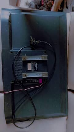 32 inches LCD