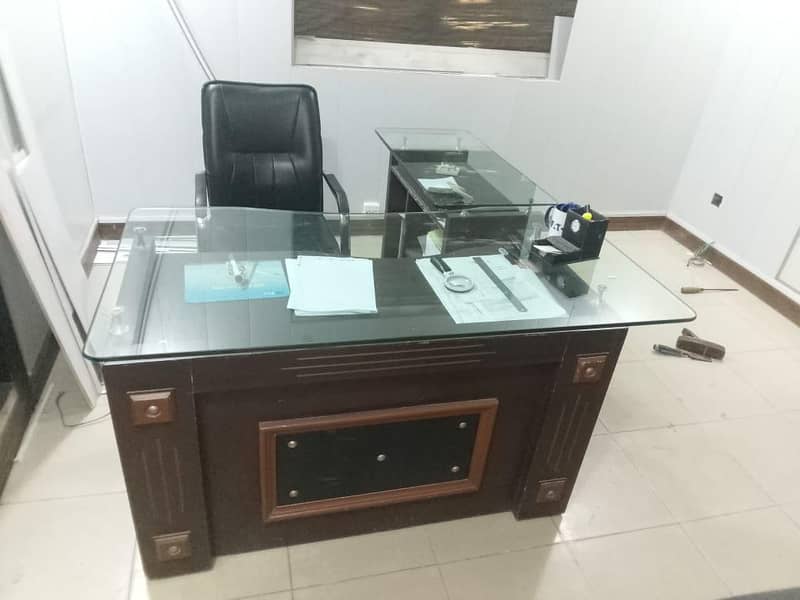 OFFICE GLASS TABLE WITH SIDE COMPUTER TABLE WITH HEAVY GLASS 1
